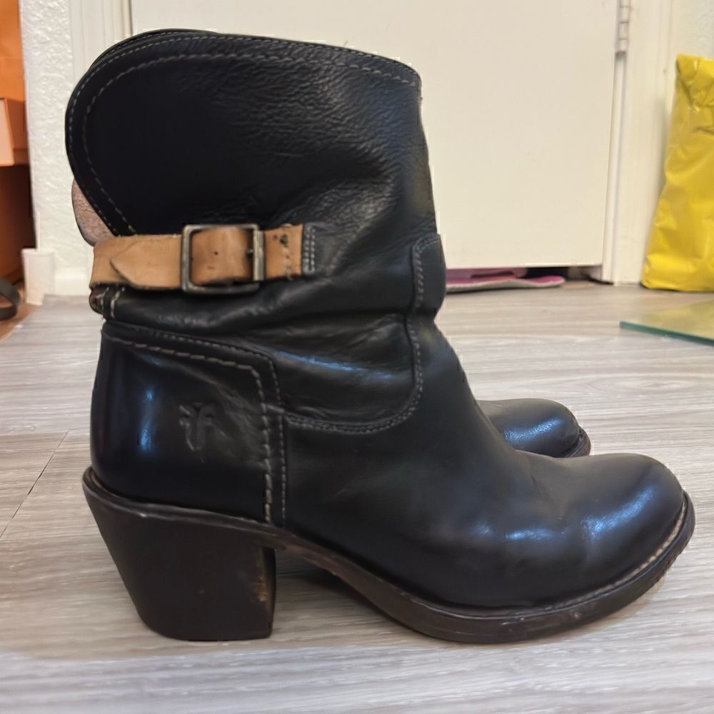 Frye size 7 1/2 - Picture 11 of 16